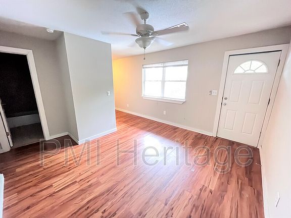 3rd image of 103 W Martin Luther King Jr Blvd APT 4