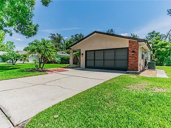 2nd image of 2863 Lomond Dr