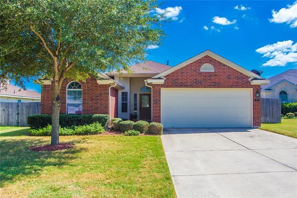 3 bed, 2.0 bath, 1529 sqft, $1,750 — Photo 1