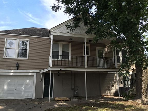 2nd image of 820 W 36th St #B