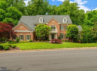 9476 Coral Crest Ln, Vienna, VA 22182
