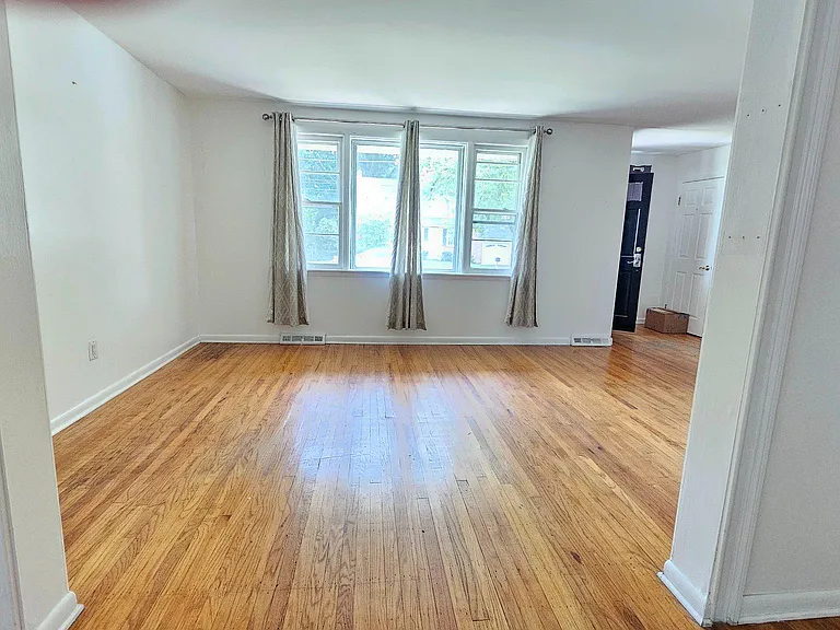 328 Rees Dr — Photo 9