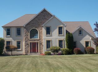 2317 Westminster Dr, Emmaus, PA 18049