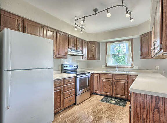 4th image of 2710 Summit Ct
