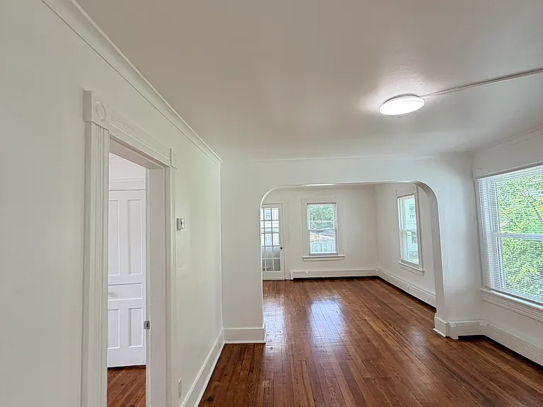 35 Maud St #2 — Photo 11