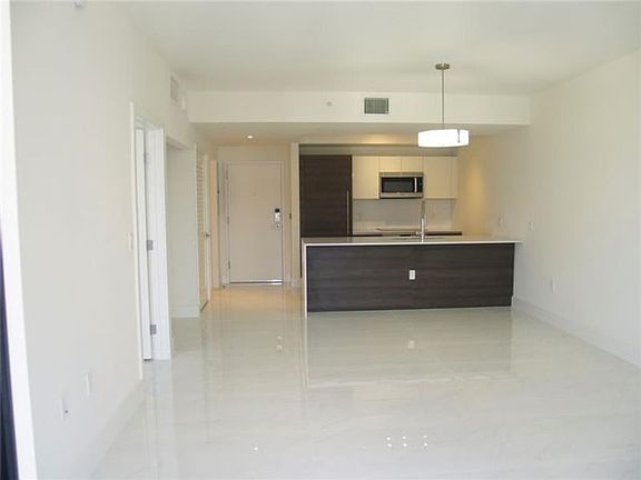 2nd image of 301 Altara Ave APT 534