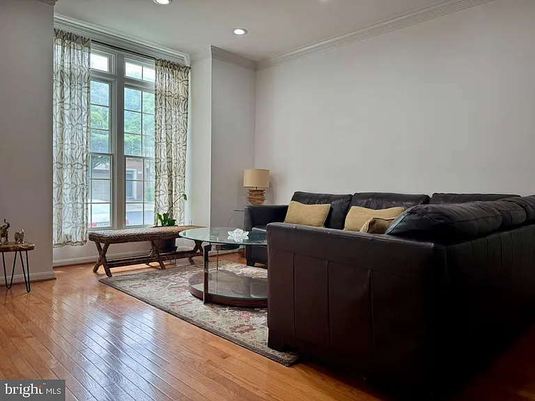 3942 Kathryn Jean Ct — Photo 2