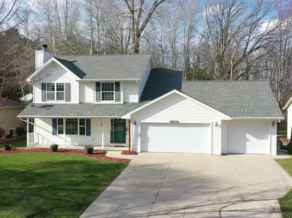 3062 Lepak Ln, Green Bay, WI 54313