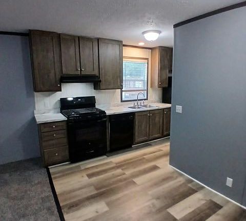 4th image of 4907 Bay Dr #58
