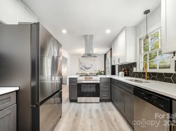 7315 Palmetto Ct, Charlotte, NC 28227