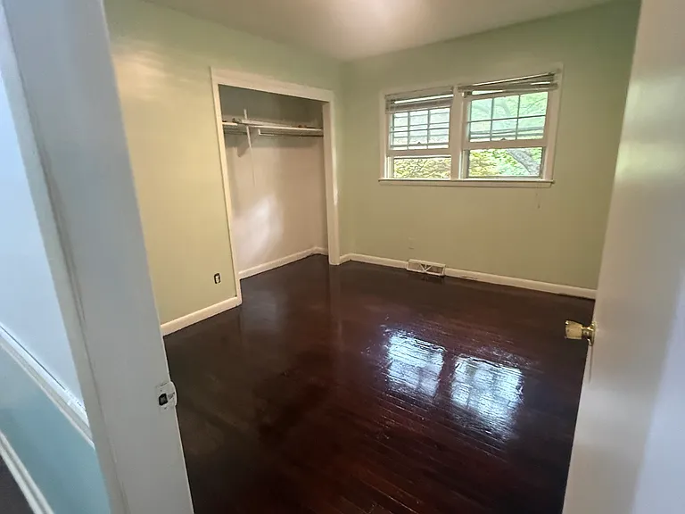 1006 McDowell Dr — Photo 8