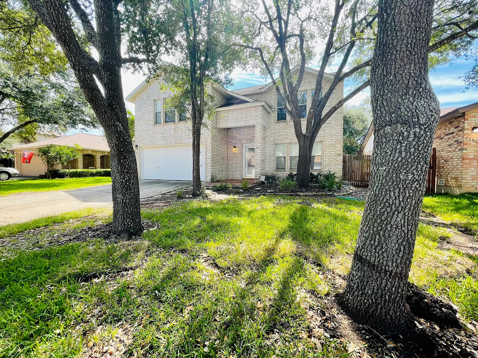 6346 Regency Ln — Photo 2