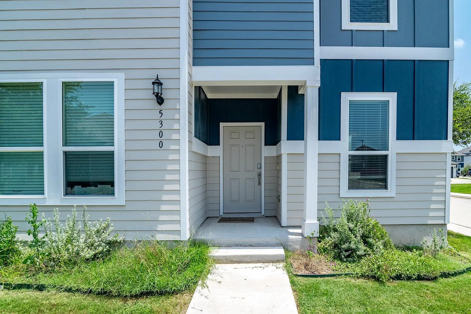 4 bed, 3.0 bath, 1931 sqft, $3,300 — Photo 2