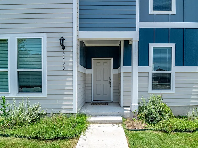 5300 Mulberry Grove Ln — Photo 2