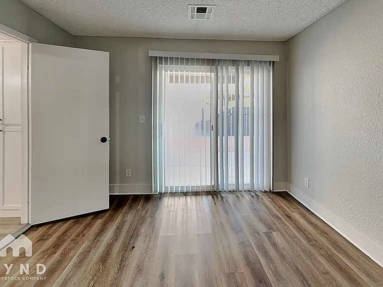 4336 Fox Point Dr — Photo 16