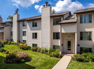 946 23rd Avenue Pl APT 4, Coralville, IA 52241