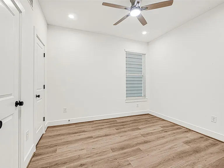 4606 Crown Grove Ln — Photo 22