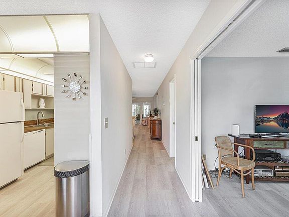 5th image of 5178 Privet Place #D