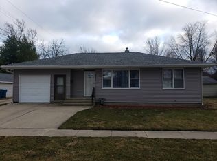 407 4th St, Mendota, IL 61342