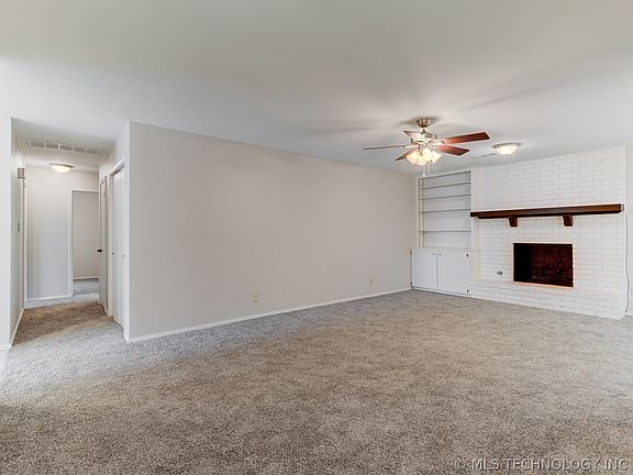 3rd image of 256 N Spruce Ave