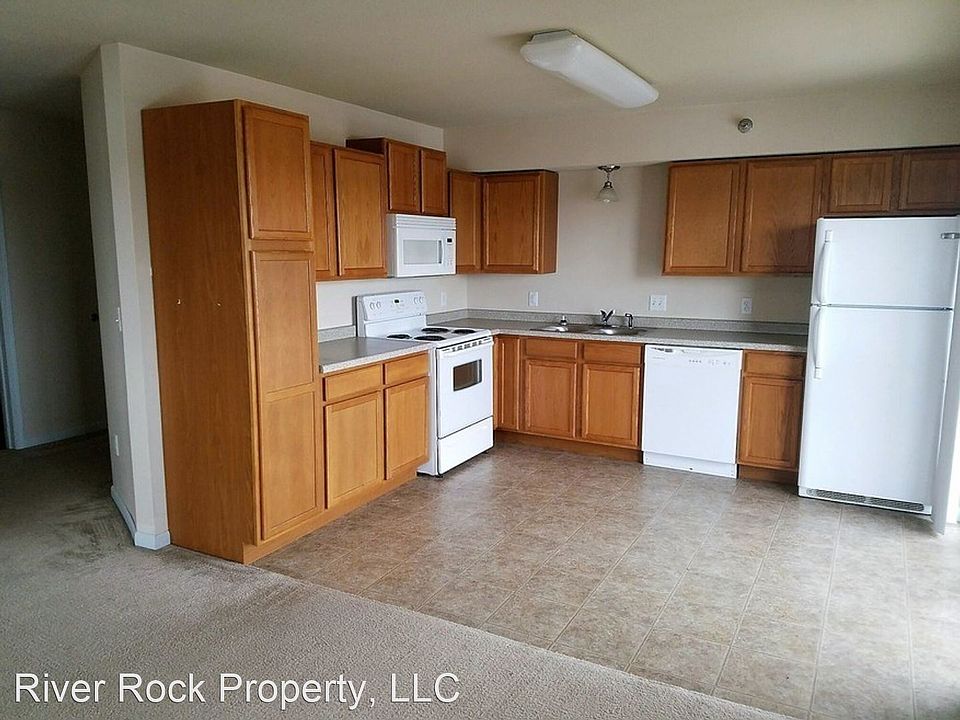 2nd image of 106 Cottonwood Ave N Unit 207