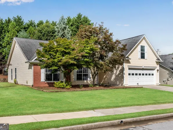 2250 Charleston Oak Cir, Lawrenceville, GA 30043