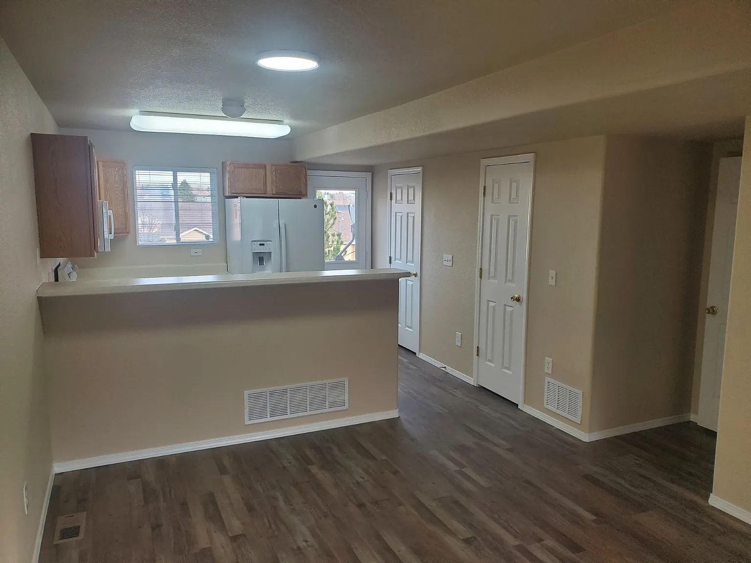 3 bed, 2.5 bath, 1550 sqft, $2,250 — Photo 2