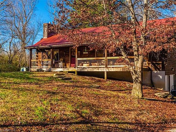 3rd image of 51 Meadow Woods Dr