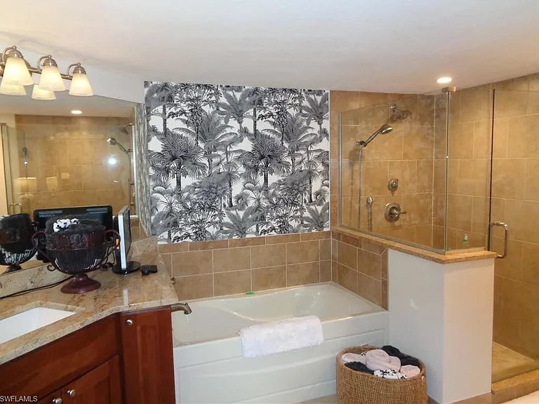 6270 Bellerive Ave #3 — Photo 24