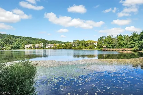 16 Lagoon Way Photo 1