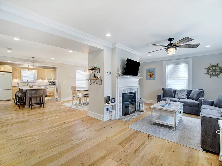 1704 Surf Ave — Photo 6