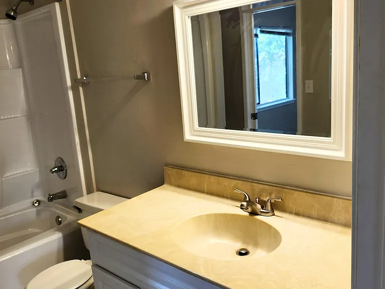 2519 Beech St #A — Photo 17