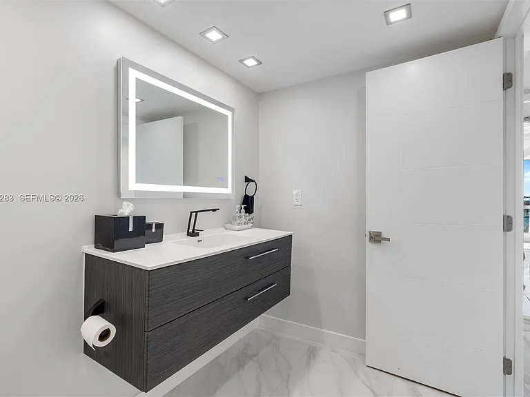 2100 S Ocean Ln #502 — Photo 27