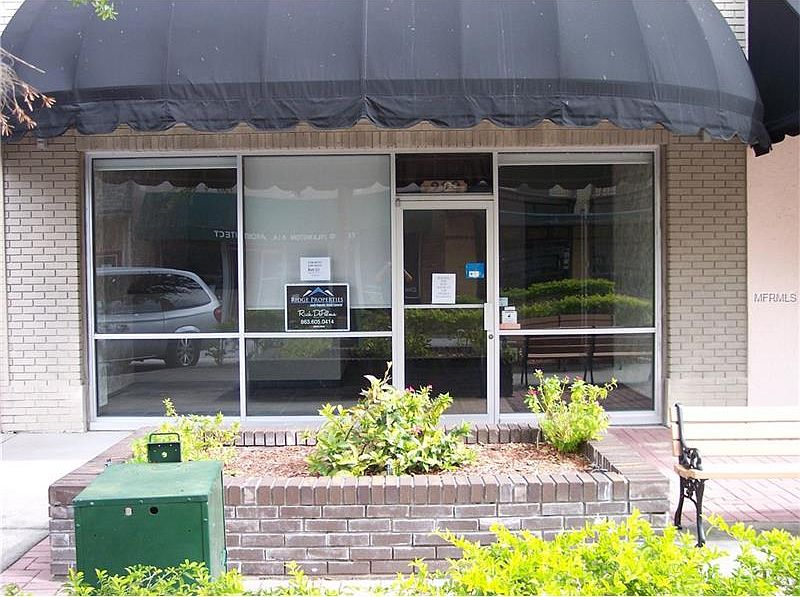 1st image of 229 E Park Ave