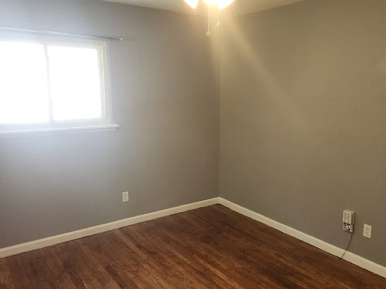 10501 Baron Dr — Photo 10