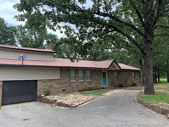 2nd image of 775 Blue Jay Cir