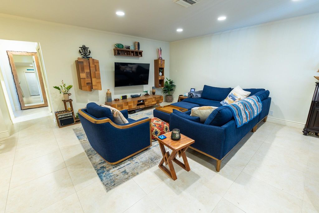 3215 NE 15th St APT 203, photo 5
