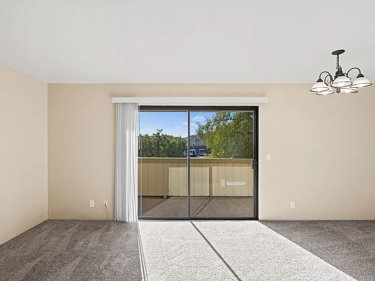 The Peppertree Apartments — Photo 14