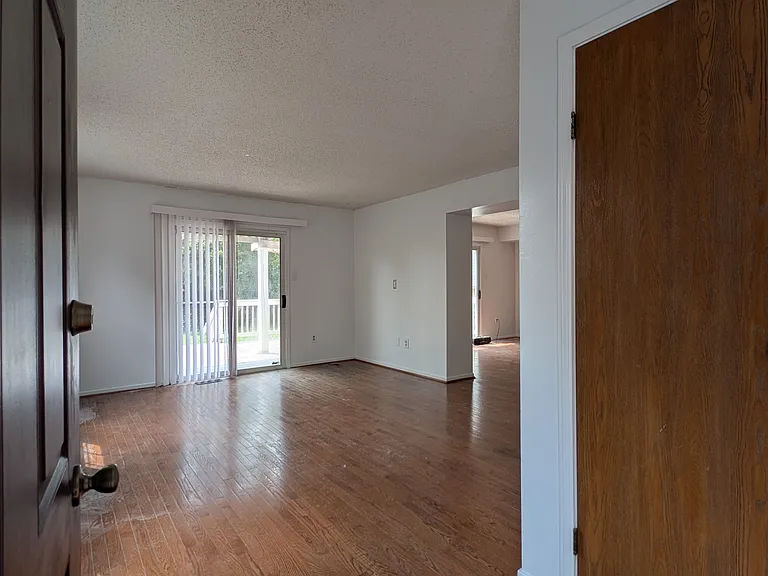 14406 Winnpenny Ln — Photo 4
