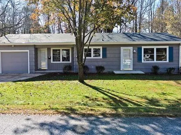1410 16th Ave NE, Hickory, NC 28601