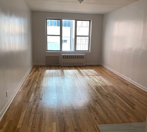 2nd image of 450 W 58th St APT 5