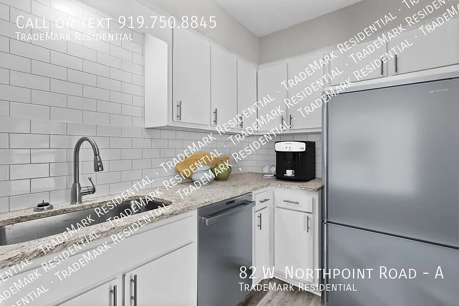 Renovated 2 Bedroom, 1 Bathroom Duplex — Photo 3