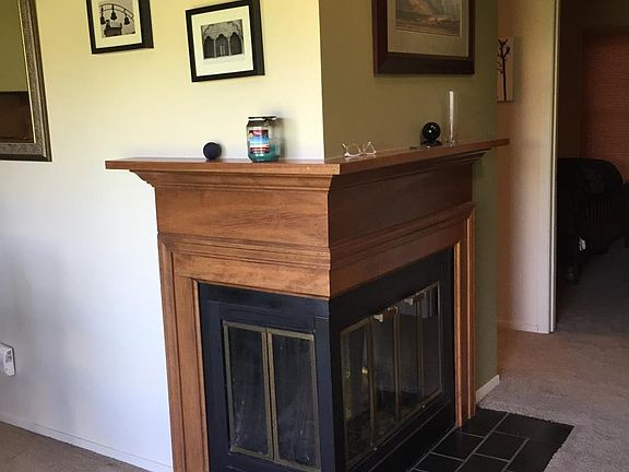 4th image of 250 W Fairfield Ct