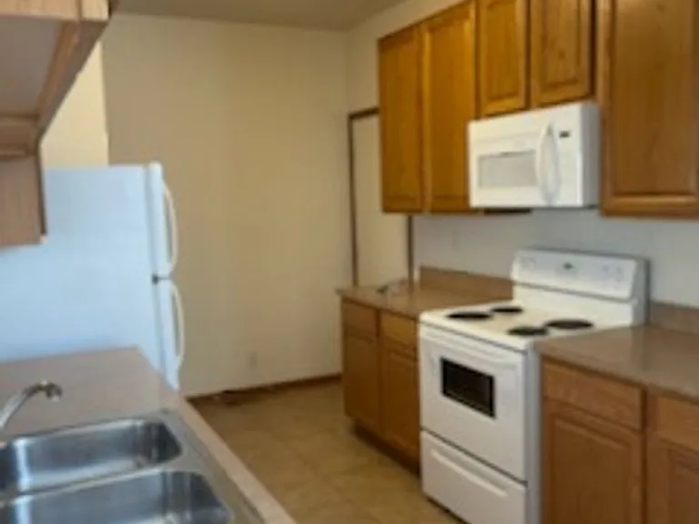 2519 Sandhutton Ave — Photo 4