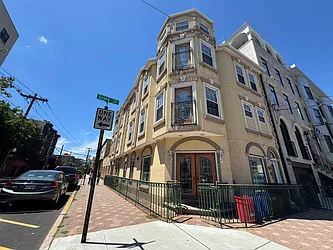 600 Grand Street