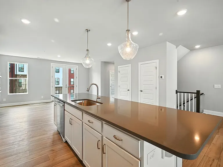 1232 S Person St #201 — Photo 6