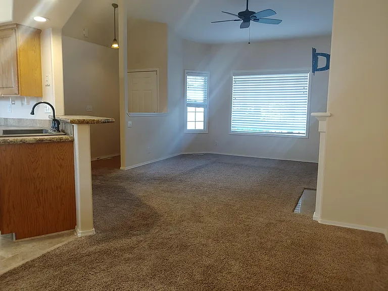 2013 W Eaglecrest Dr — Photo 7