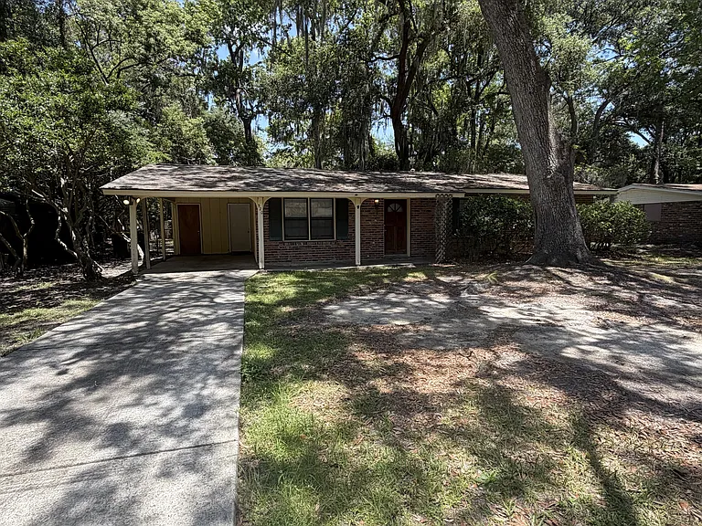 520 Mimosa Pl — Photo 2