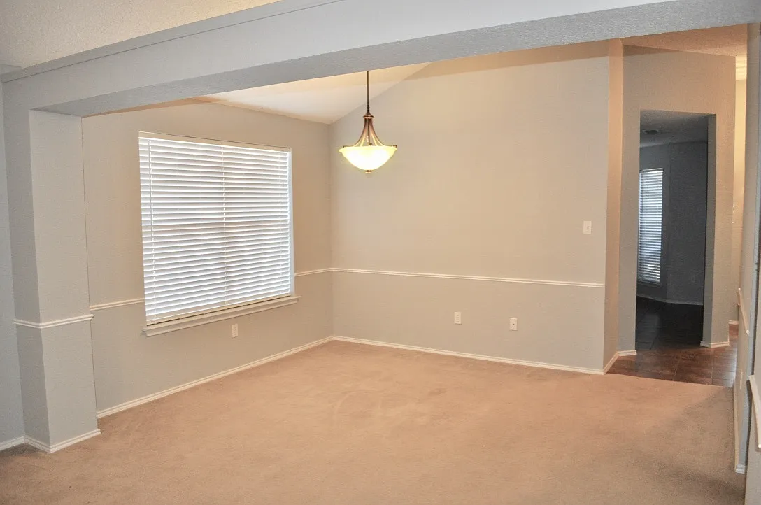 For Lease! Nice 3 -2-2 Brick Home In Briarwood. Great Location with Easy Access To I-20. — Photo 3