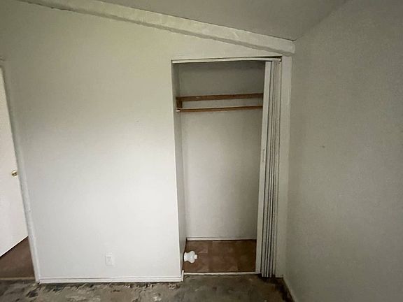3rd image of 2753 Venus Ave